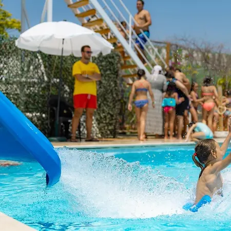פארק נופש Camping Valencia - Bungalows פוזול